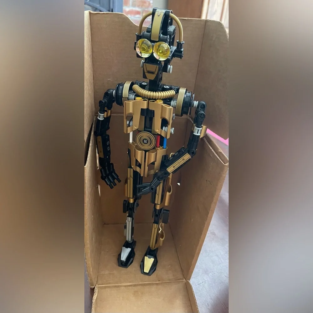 Lego Technic C-3PO Starwars 8007-1 Gold and Black Robot Figure - Picture 1 of 7